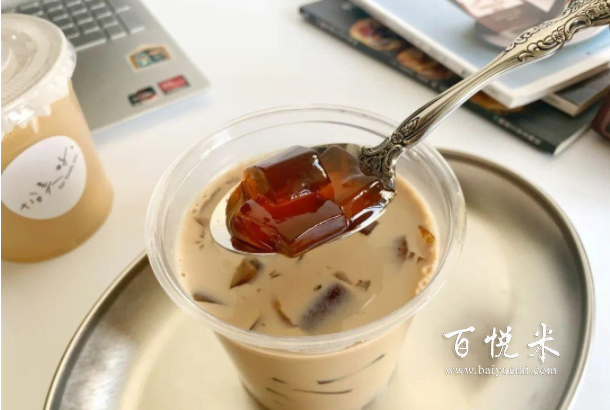 有誰不愛Q彈Q彈的黑鉆呢，再搭配奶茶，實在太香了！